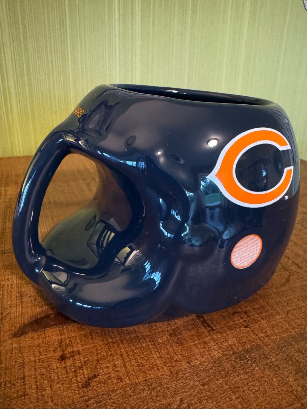 1986 NFL Chicago Bears Helmet Coffee Mug Planter Desk Caddy Memorabilia